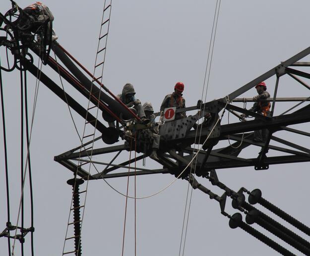 帶電作業(yè)的基本要求