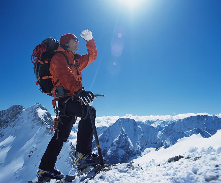 沖鋒衣和登山服的區別
