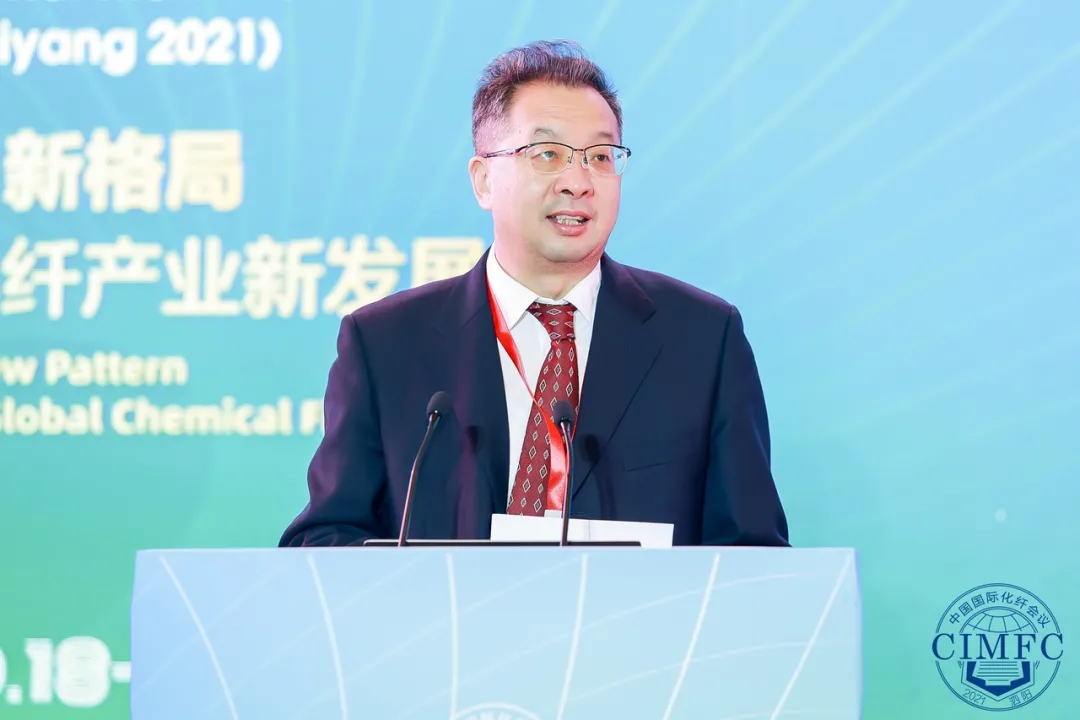 何亞瓊：未來要優化碳纖維等高性能纖維生產應用體系！